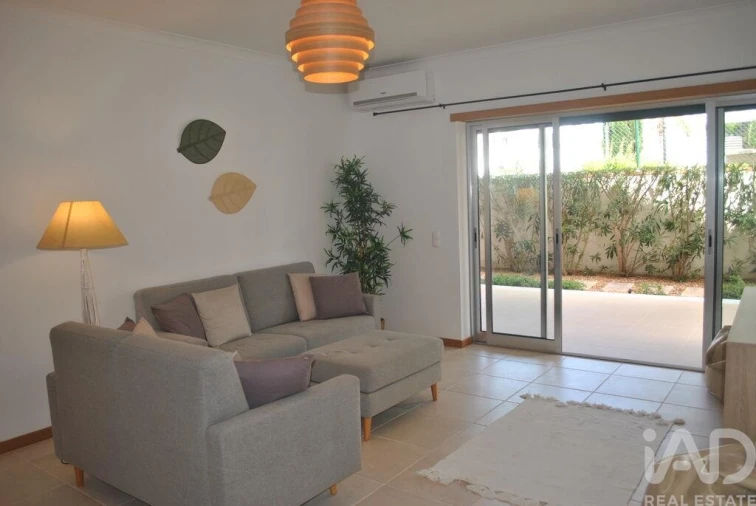 Apartamento T2 para Venda em Quarteira Foto 4