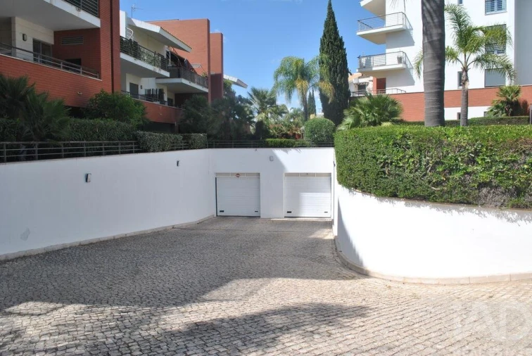 Apartamento T2 para Venda em Quarteira Foto 36