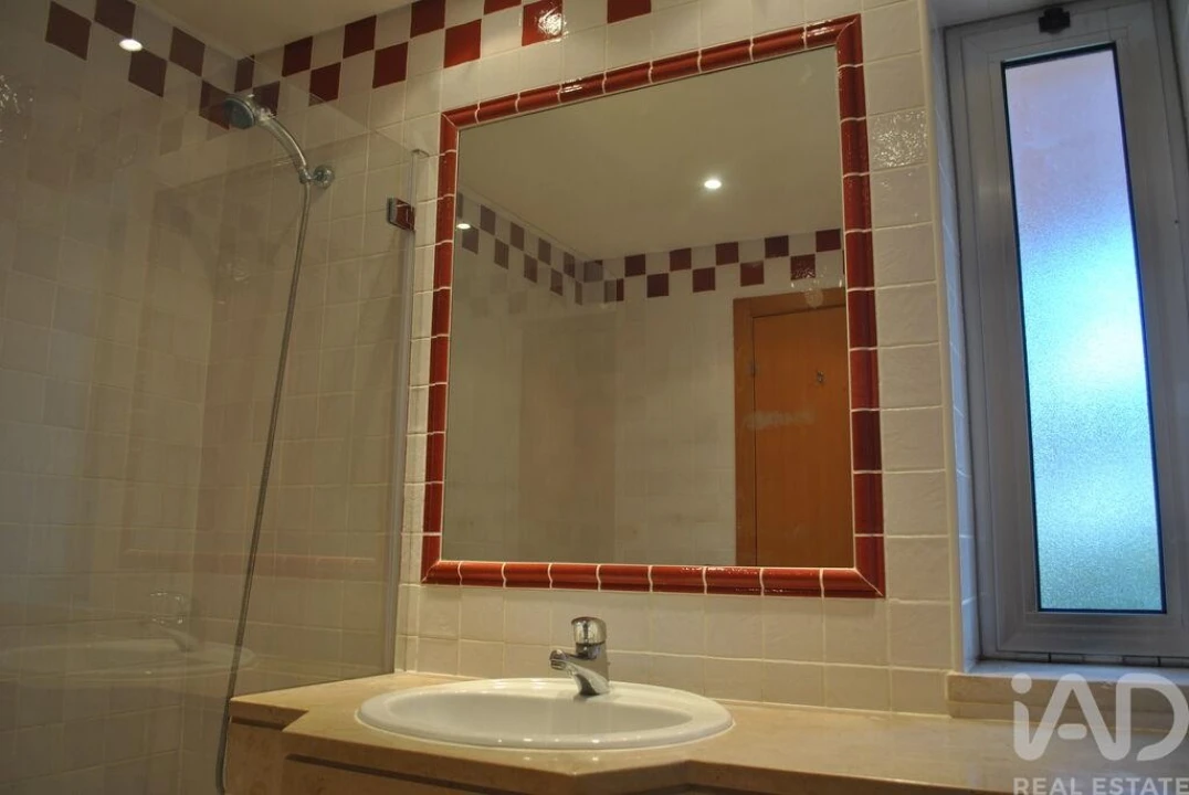 Apartamento T2 para Venda em Quarteira Foto 23