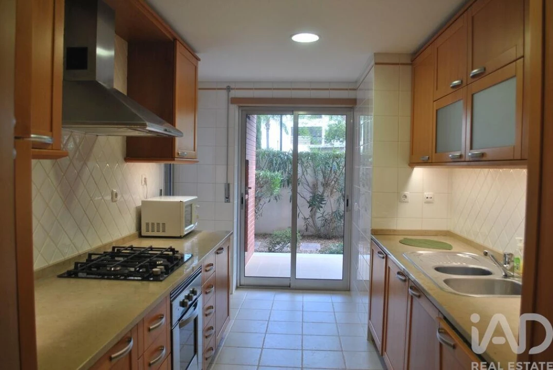 Apartamento T2 para Venda em Quarteira Foto 12