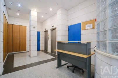 Loja para Arrendamento em Santo António