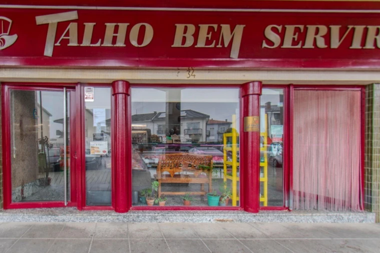 Loja para Arrendamento em Rio Tinto Foto 9