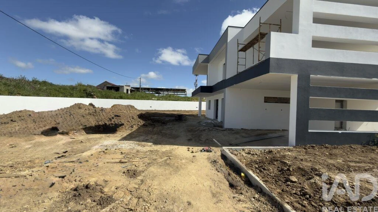 Moradia T4 para Venda em Santa Maria e São Miguel, São Martinho, São Pedro Penaferrim Foto 8