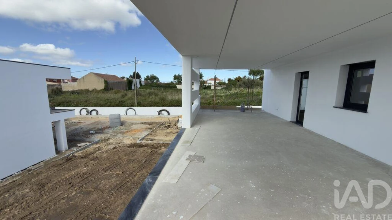 Moradia T4 para Venda em Santa Maria e São Miguel, São Martinho, São Pedro Penaferrim Foto 11