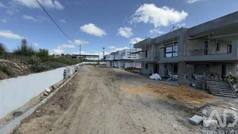 Moradia T4 para Venda em Santa Maria e São Miguel, São Martinho, São Pedro Penaferrim