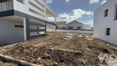 Moradia T4 para Venda em Santa Maria e São Miguel, São Martinho, São Pedro Penaferrim