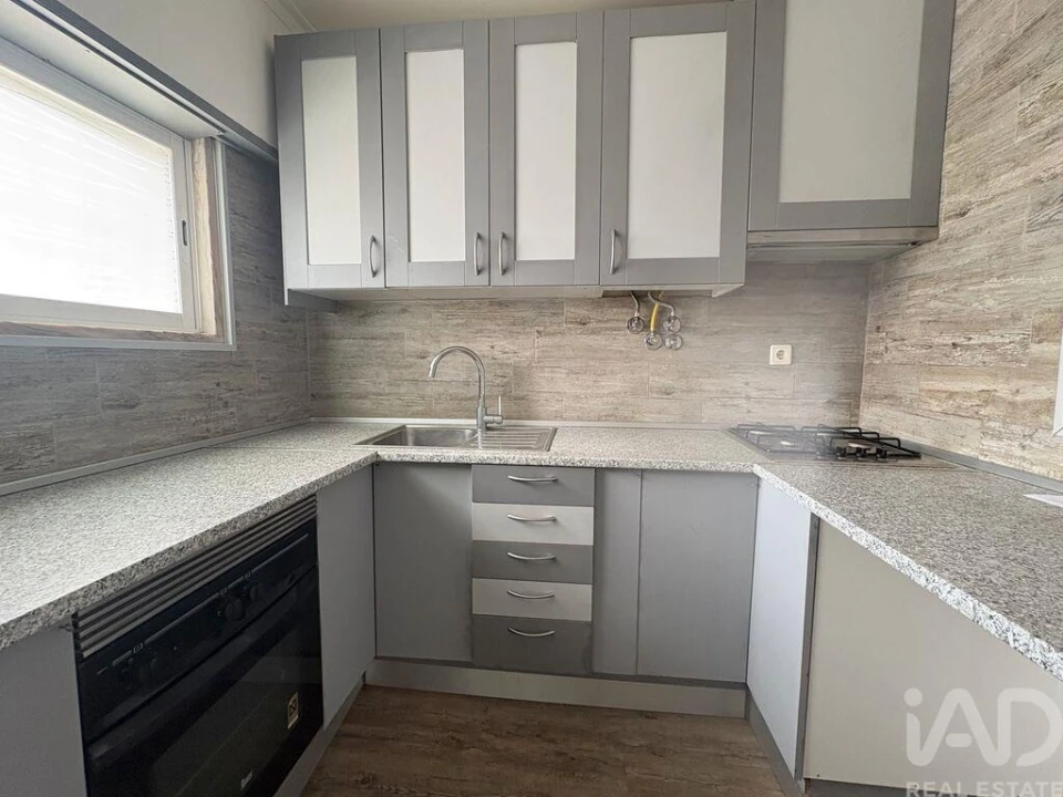 Apartamento T2 para Venda em Alcabideche Foto 6