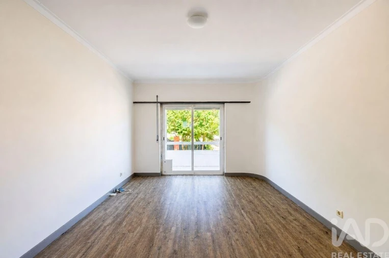 Apartamento T2 para Venda em Alcabideche Foto 2