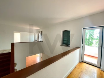 Moradia T5 para Arrendamento em Alcabideche