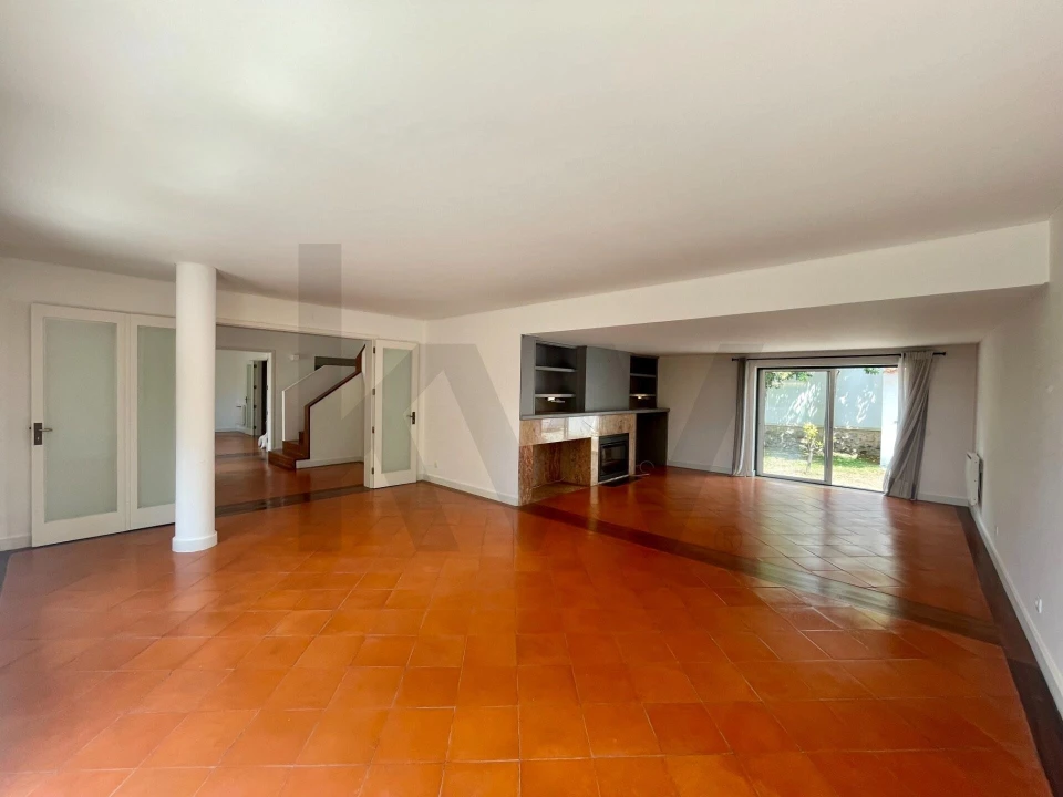 Moradia T5 para Arrendamento em Alcabideche Foto 6
