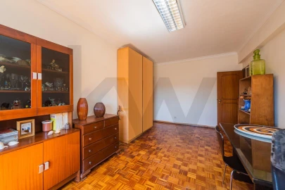 Apartamento T2 para Venda em Agualva e Mira-Sintra