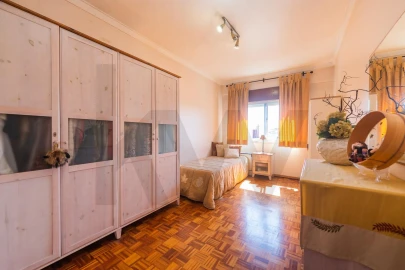 Apartamento T2 para Venda em Agualva e Mira-Sintra