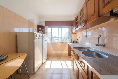 Apartamento T2 para Venda em Agualva e Mira-Sintra