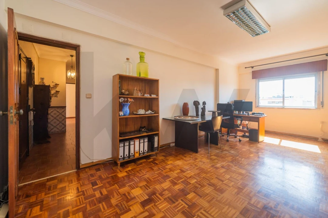 Apartamento T2 para Venda em Agualva e Mira-Sintra Foto 25