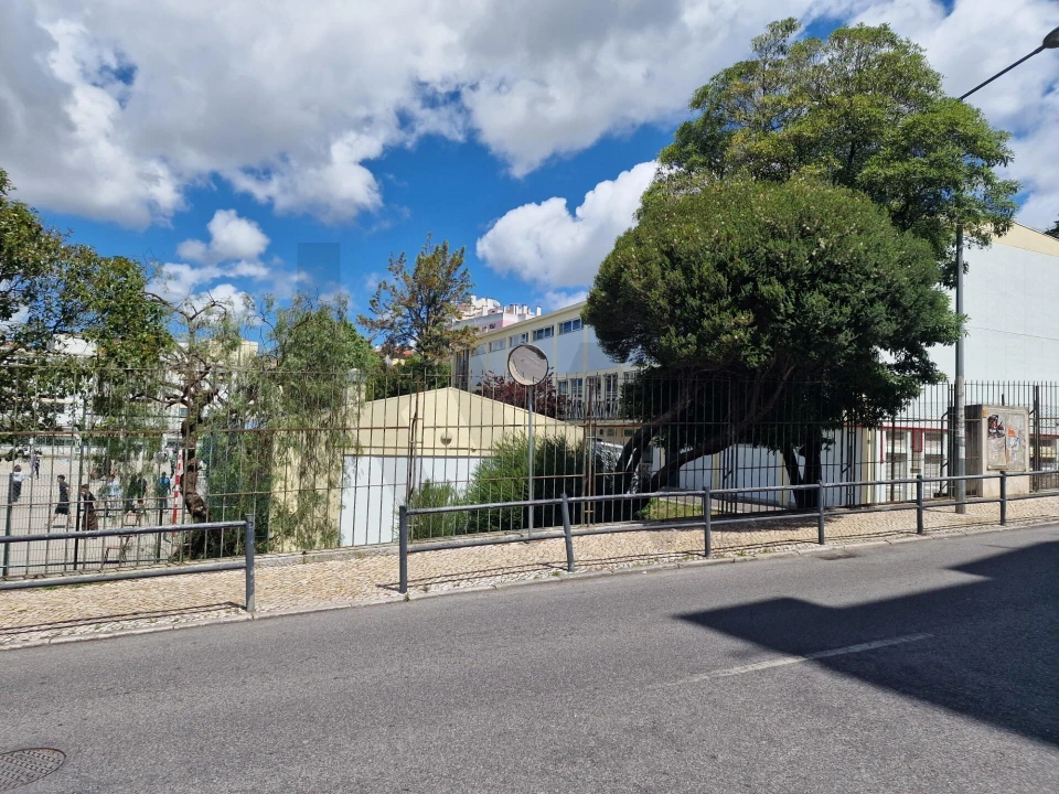 Apartamento T2 para Venda em Agualva e Mira-Sintra Foto 33