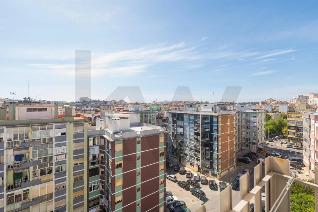 Apartamento T2 para Venda em Agualva e Mira-Sintra Foto 8