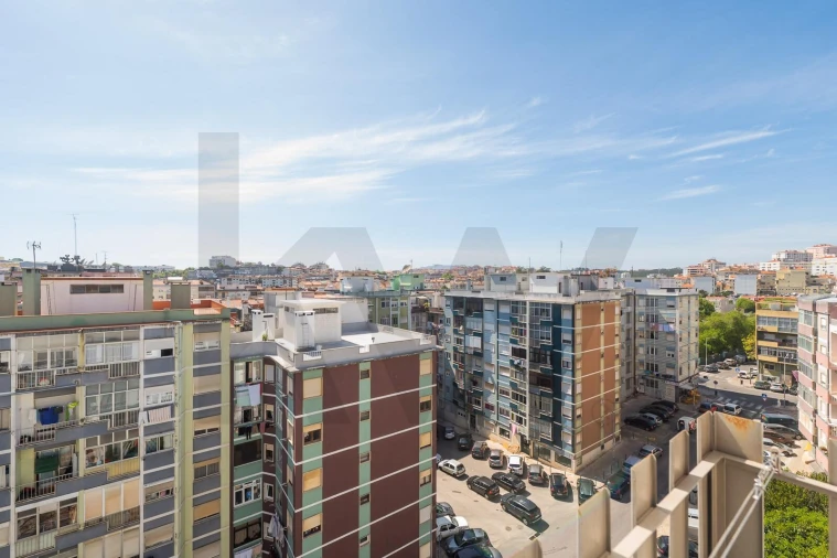 Apartamento T2 para Venda em Agualva e Mira-Sintra Foto 8