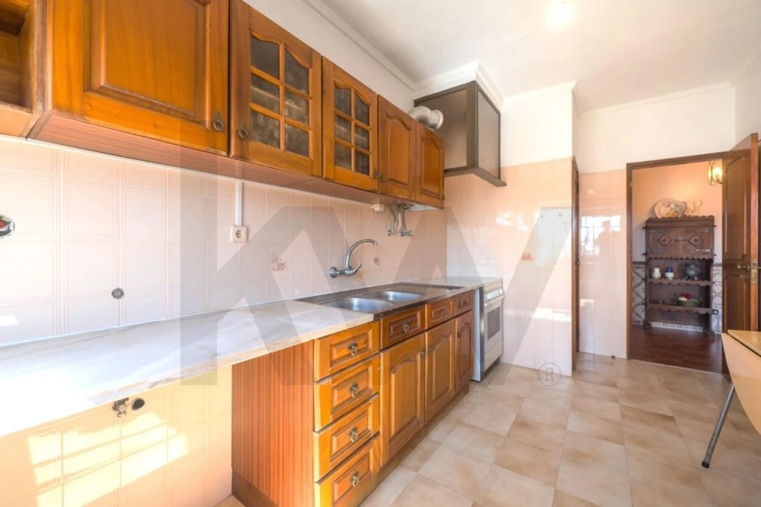 Apartamento T2 para Venda em Agualva e Mira-Sintra Foto 9