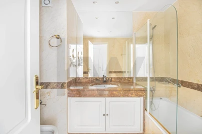 Apartamento T2 para Arrendamento em Arroios