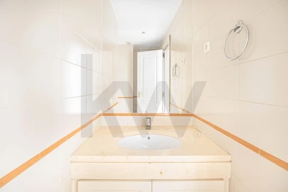 Apartamento T2 para Arrendamento em Arroios