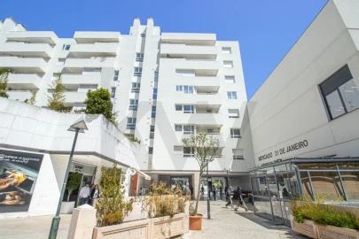 Apartamento T2 para Arrendamento em Arroios