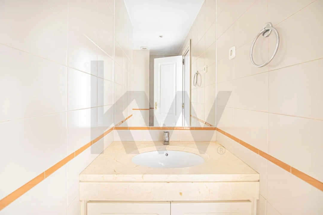 Apartamento T2 para Arrendamento em Arroios Foto 16