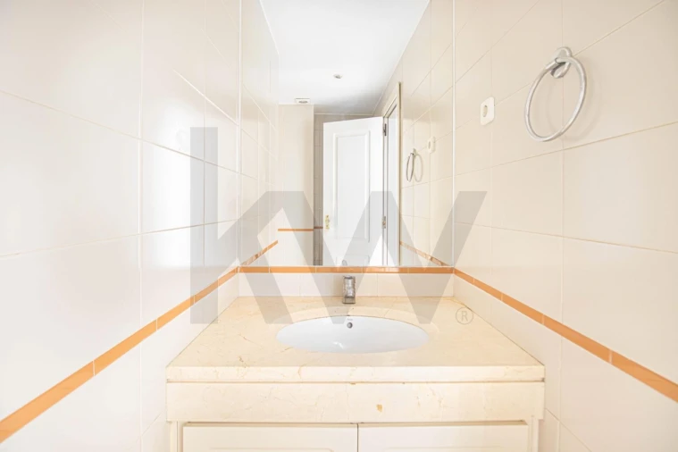 Apartamento T2 para Arrendamento em Arroios Foto 16