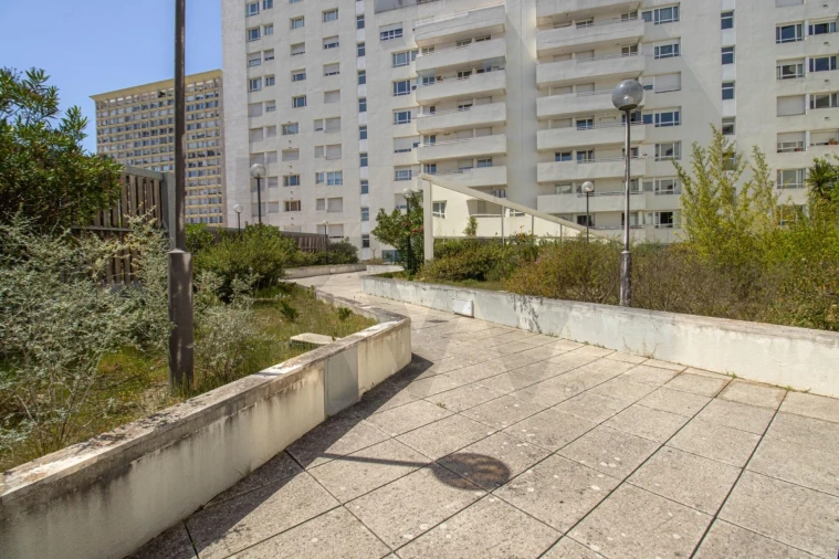 Apartamento T2 para Arrendamento em Arroios Foto 26