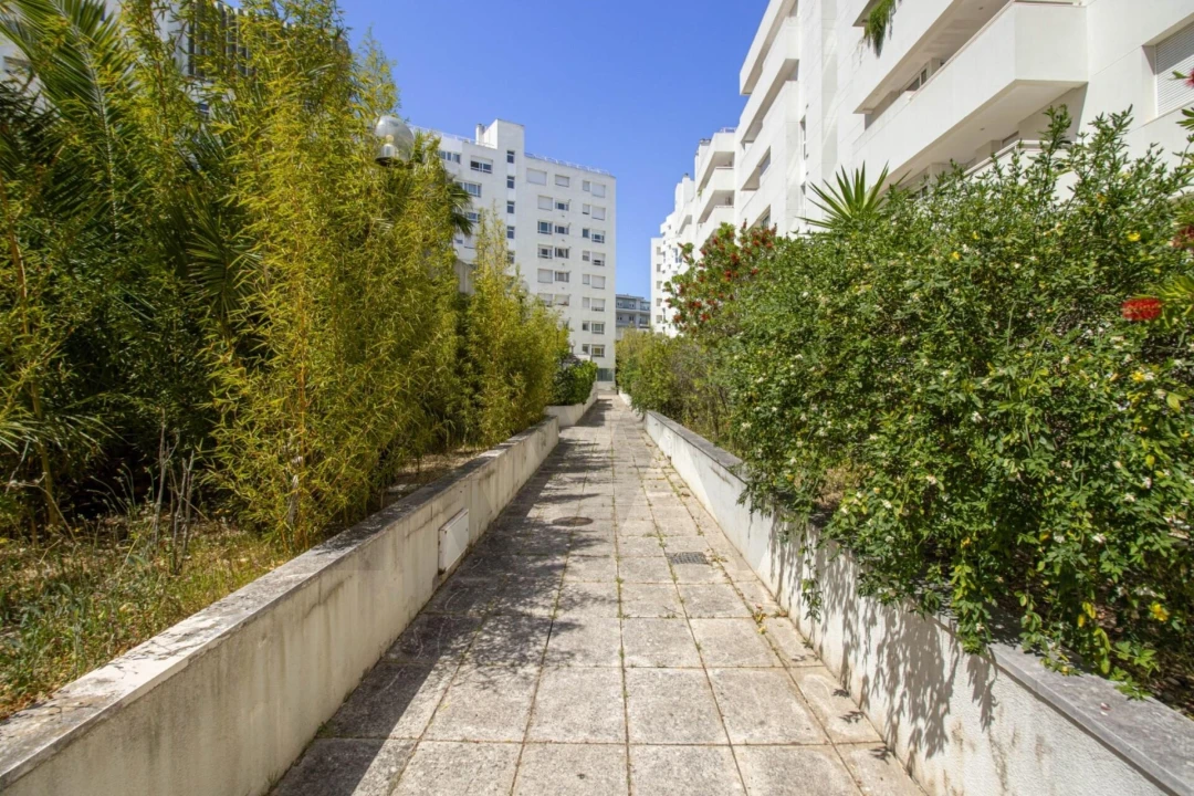 Apartamento T2 para Arrendamento em Arroios Foto 25