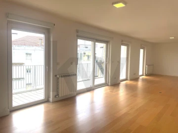 Apartamento T3 para Arrendamento em Estrela