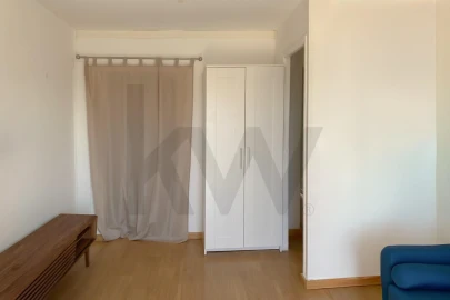 Apartamento T1 para Arrendamento em Campo de Ourique
