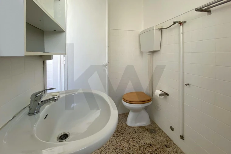 Apartamento T1 para Arrendamento em Campo de Ourique Foto 14