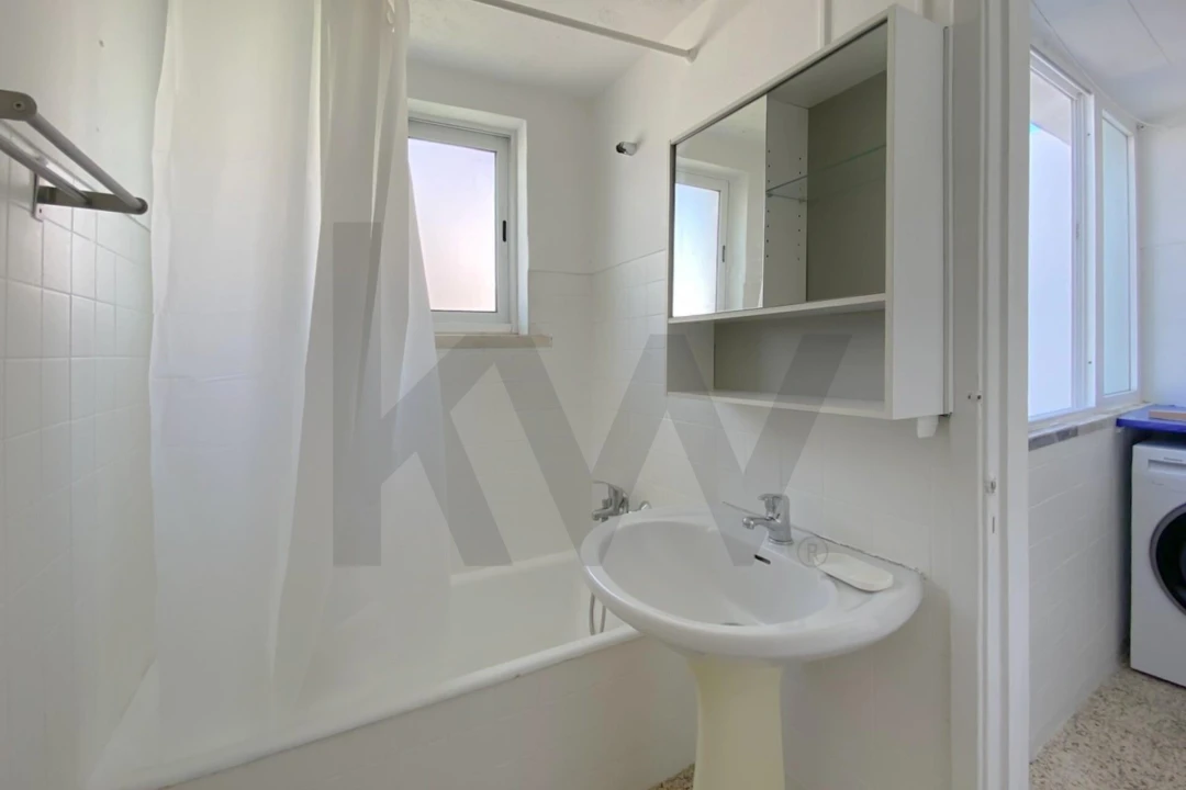 Apartamento T1 para Arrendamento em Campo de Ourique Foto 10
