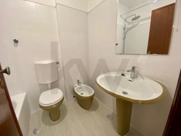 Apartamento T3 para Arrendamento em Carcavelos e Parede