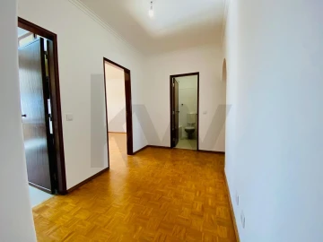 Apartamento T3 para Arrendamento em Carcavelos e Parede