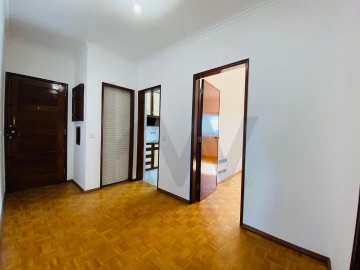 Apartamento T3 para Arrendamento em Carcavelos e Parede