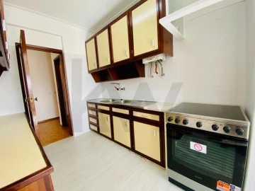 Apartamento T3 para Arrendamento em Carcavelos e Parede