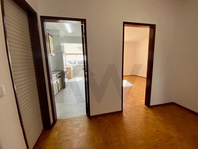 Apartamento T3 para Arrendamento em Carcavelos e Parede Foto 4