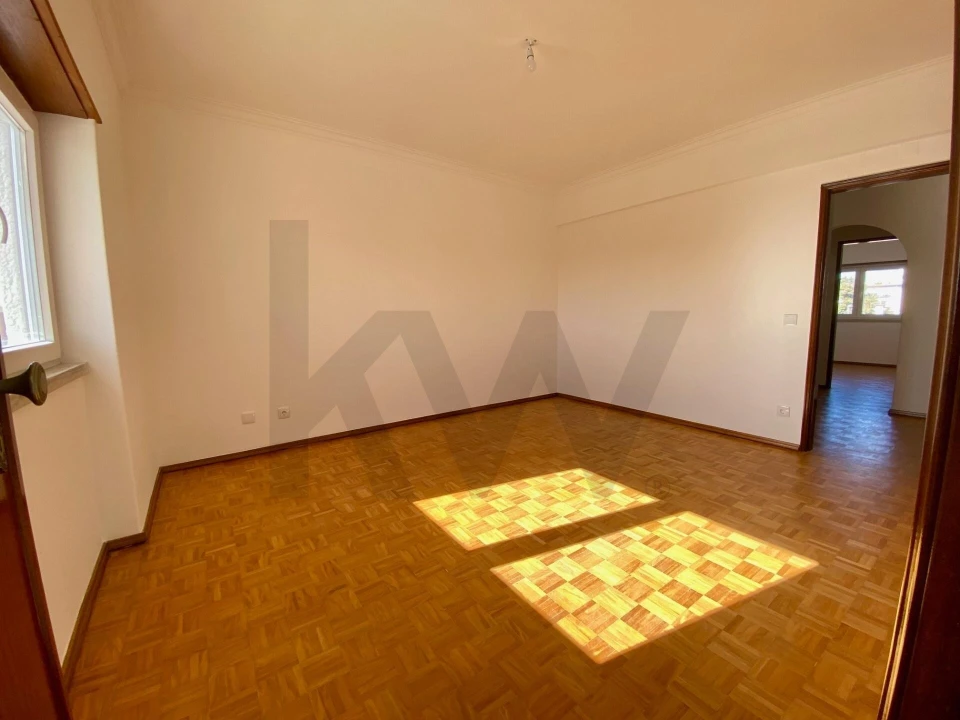 Apartamento T3 para Arrendamento em Carcavelos e Parede Foto 14
