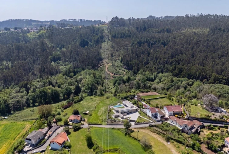Terreno para Venda em O. Azeméis, Riba-Ul, Ul, Macinhata Seixa, Madail Foto 12