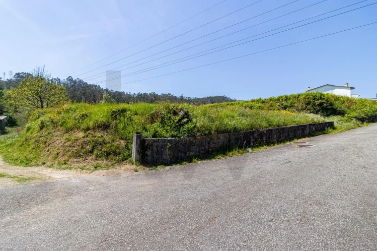 Terreno para Venda em O. Azeméis, Riba-Ul, Ul, Macinhata Seixa, Madail Foto 8