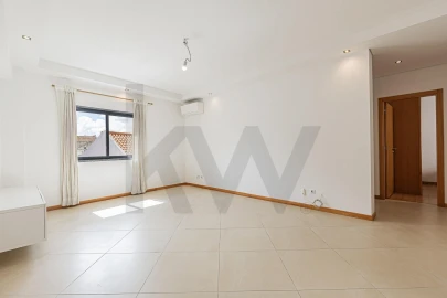 Apartamento T2 para Arrendamento em Seixal, Arrentela e Aldeia de Paio Pires