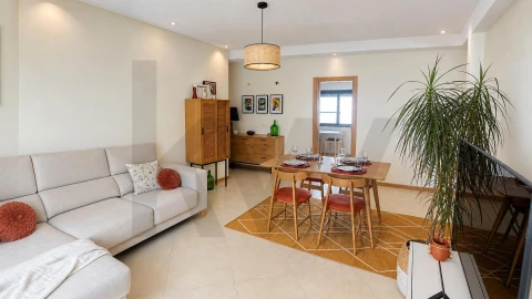 Apartamento T2 para Arrendamento em Seixal, Arrentela e Aldeia de Paio Pires