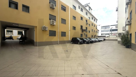 Apartamento T2 para Arrendamento em Seixal, Arrentela e Aldeia de Paio Pires