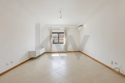 Apartamento T2 para Arrendamento em Seixal, Arrentela e Aldeia de Paio Pires