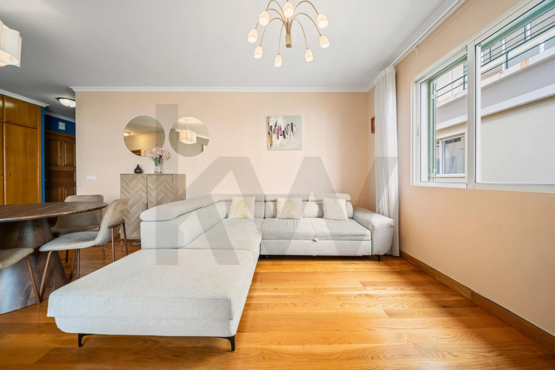 Apartamento T2 para Venda em Caniço Foto 3