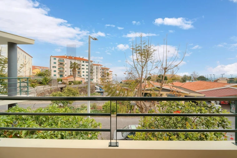 Apartamento T2 para Venda em Caniço Foto 23