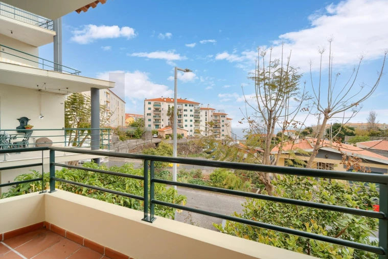 Apartamento T2 para Venda em Caniço Foto 22