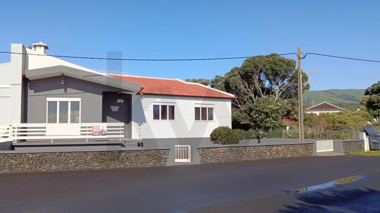 Moradia T3 para Venda em Porto Martins Foto 22