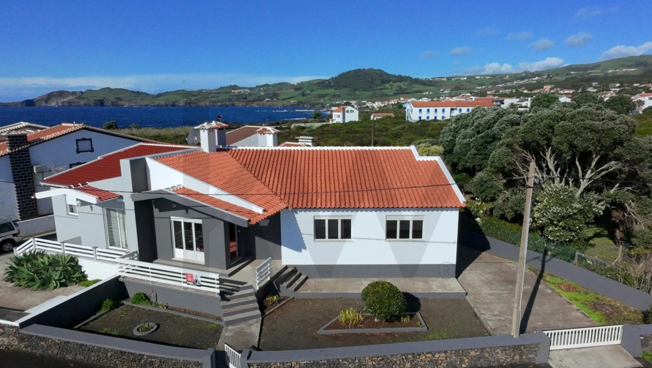 Moradia T3 para Venda em Porto Martins Foto 1